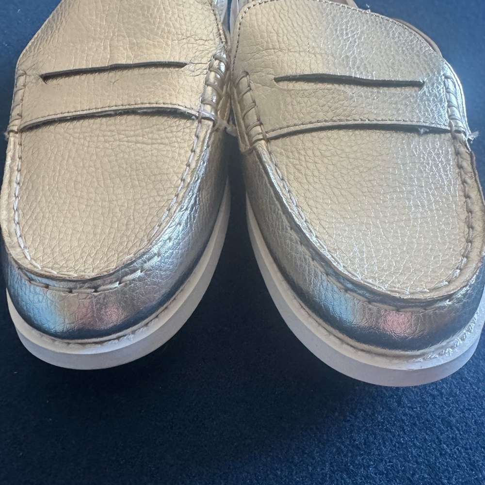 Womens Gold Loafer/boat shoe slides! GET IN ON THE TREND🔥 cute comfy 😎 so cool!
